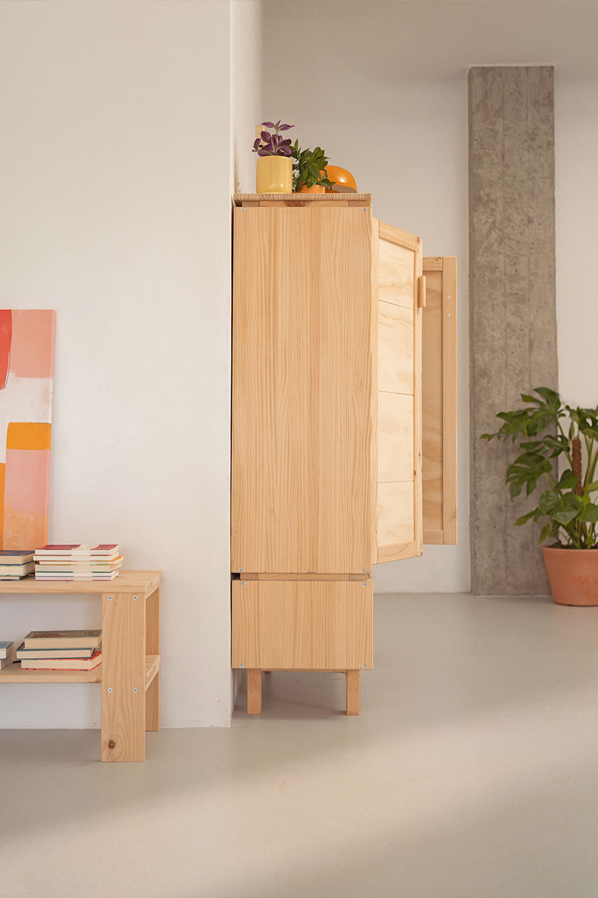 Imagen de ambiente 3 para:Armario zapatero para el recibidor de madera natural